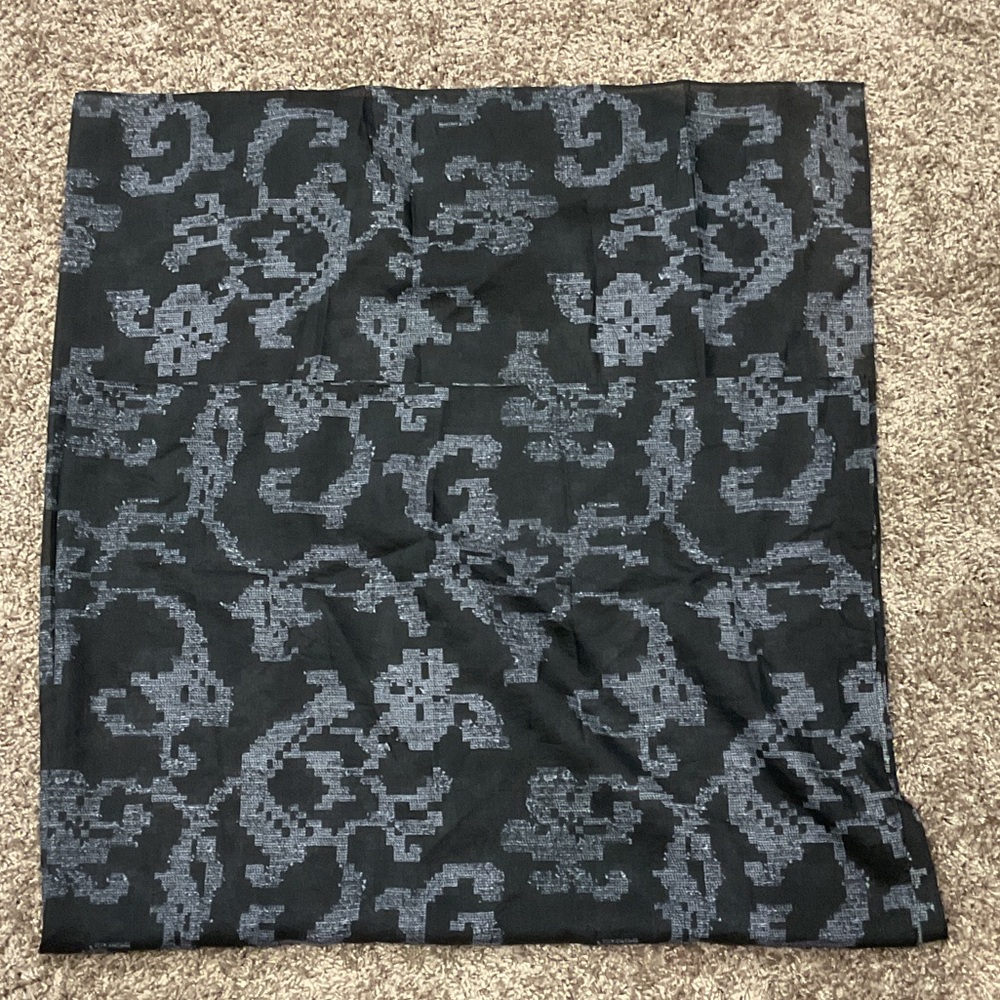 Chic Black And Gray Patterned Scarf - image 3
